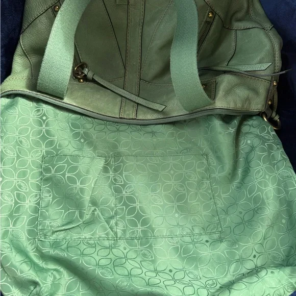Fossil Green Shoulder Bag with Elegant Design - Picture 12 of 12